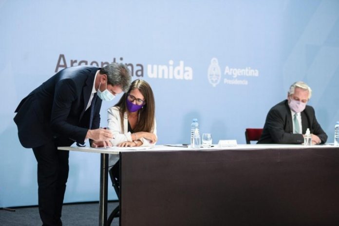 uñac firma con alberto