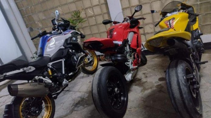 motos