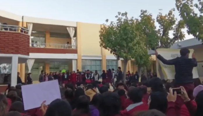 colegio protesta