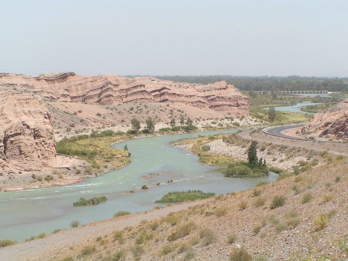 800px-Río_San_Juan_en_la_Quebrada_de_Ullum