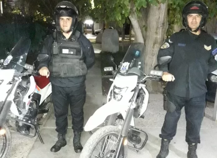 policias-contienen-suicida-728x529