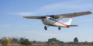Tensión en el aire: un piloto se desmayó y su hijo evitó la tragedia