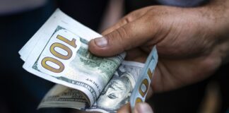 El dólar blue en San Juan bajó 10 pesos: este viernes cotizó a $1.460