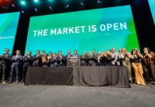 Histórico: Orrego activó la campana que marcó la apertura del mercado bursátil de Toronto en la Expo San Juan Minera 2026