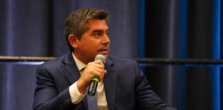 Orrego interrumpió su gira internacional y regresa a San Juan tras la tragedia aérea