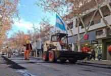 Capital: cortan las calles Alem y Chile por obras de bacheo del Plan 50 Cuadras Trabajos de reparación de calzada en la ciudad de San Juan, imagen de archivo