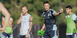 La Selección vuelve a entrenar antes del amistoso con Bolivia en Córdoba Lionel Scaloni dirige un entrenamiento de la Selección argentina
