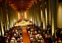 Ante una posible visita de León XIV, la Catedral de San Juan prepara una pantalla gigante para seguir los actos previstos el 10 y 11 de noviembre