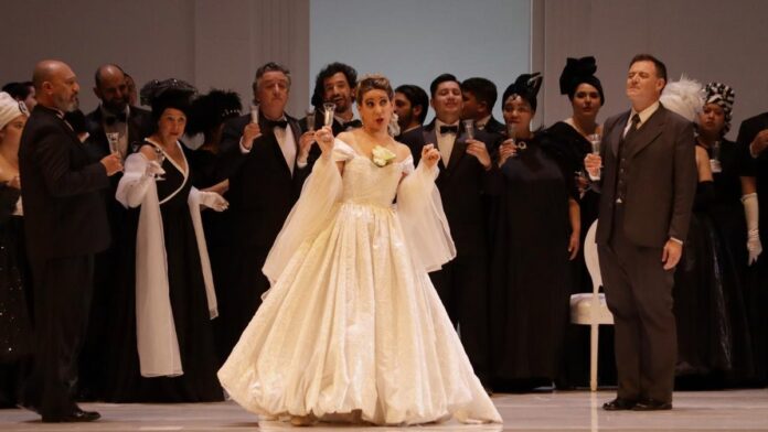 2-la-traviata-teatro-bicentenario