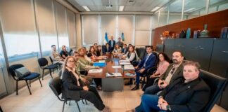 Docentes: el Gobierno retoma el lunes a las 12 la paritaria con UDAP, UDA y AMET, la última del año